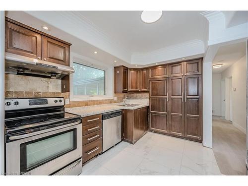 A-575 Third Line, Oakville, ON - Indoor Photo Showing Kitchen With Stainless Steel Kitchen