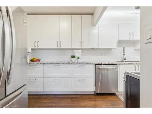 407-2556 Argyle Road, Mississauga, ON - Indoor Photo Showing Kitchen With Stainless Steel Kitchen With Upgraded Kitchen