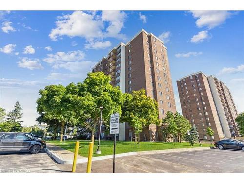 407-2556 Argyle Road, Mississauga, ON - Outdoor With Facade