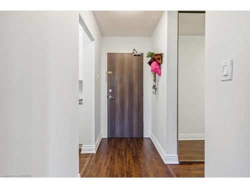 407-2556 Argyle Road, Mississauga, ON - Indoor Photo Showing Other Room