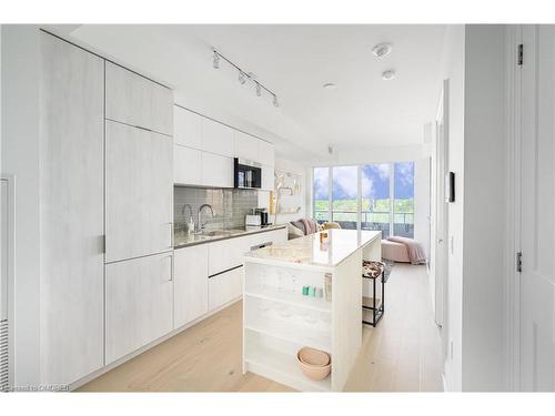 1009-21 Park Street E, Mississauga, ON - Indoor Photo Showing Kitchen