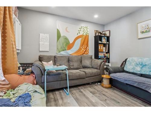 10 Wills Street, St. Catharines, ON - Indoor Photo Showing Living Room