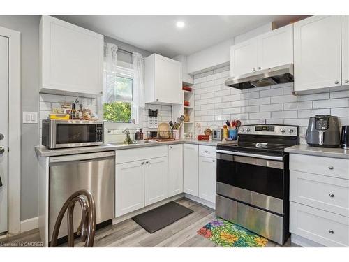 10 Wills Street, St. Catharines, ON - Indoor Photo Showing Kitchen