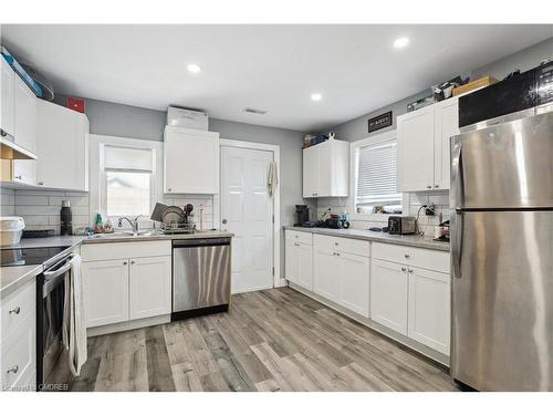 61 Dieppe Road, St. Catharines, ON - Indoor Photo Showing Kitchen With Double Sink