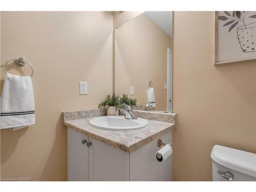 205-90 Charlton Avenue West, Hamilton, ON - Indoor Photo Showing Bathroom