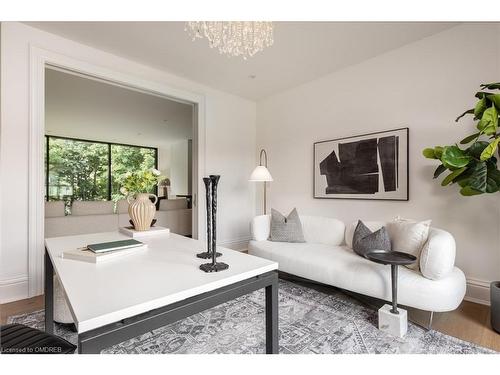 6 Morrison Place, Springwater, ON - Indoor Photo Showing Living Room