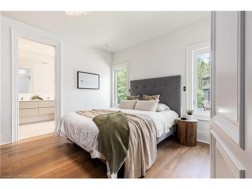 6 Morrison Place, Springwater, ON - Indoor Photo Showing Bedroom