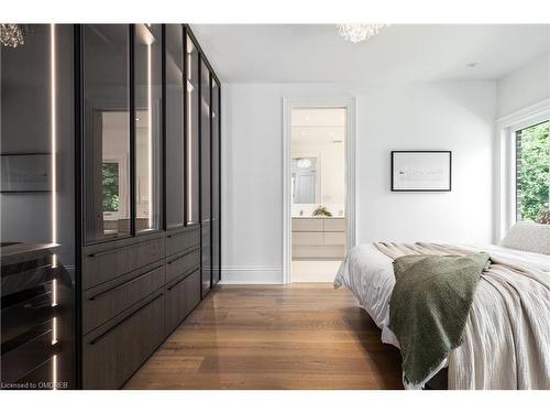 6 Morrison Place, Springwater, ON - Indoor Photo Showing Bedroom