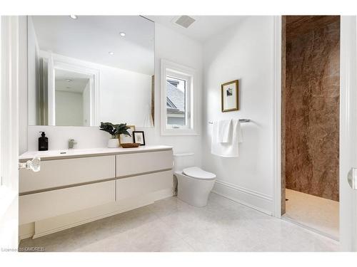 6 Morrison Place, Springwater, ON - Indoor Photo Showing Bathroom