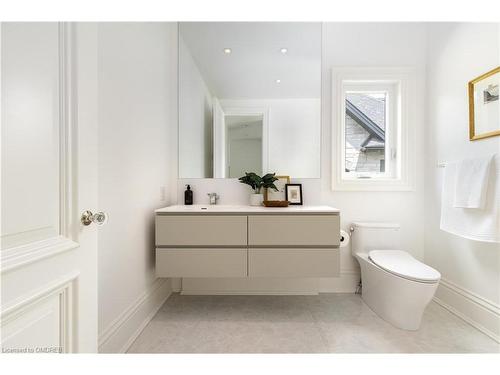 6 Morrison Place, Springwater, ON - Indoor Photo Showing Bathroom