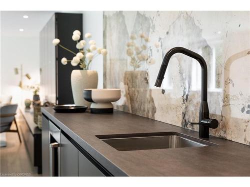 6 Morrison Place, Springwater, ON - Indoor Photo Showing Kitchen