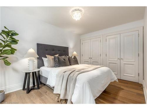 6 Morrison Place, Springwater, ON - Indoor Photo Showing Bedroom