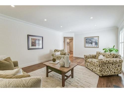 284 Lawson Street, Oakville, ON - Indoor Photo Showing Living Room