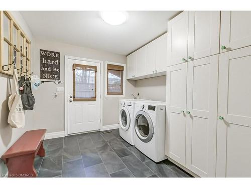 284 Lawson Street, Oakville, ON - Indoor Photo Showing Laundry Room