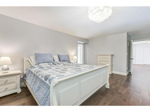 284 Lawson Street, Oakville, ON - Indoor Photo Showing Bedroom