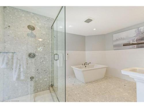 284 Lawson Street, Oakville, ON - Indoor Photo Showing Bathroom