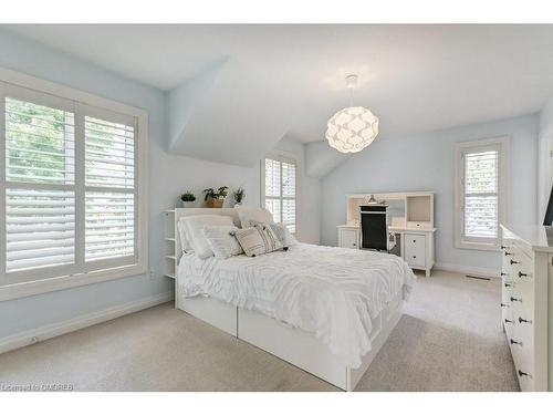 284 Lawson Street, Oakville, ON - Indoor Photo Showing Bedroom