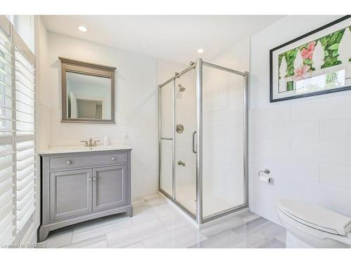 284 Lawson Street, Oakville, ON - Indoor Photo Showing Bathroom