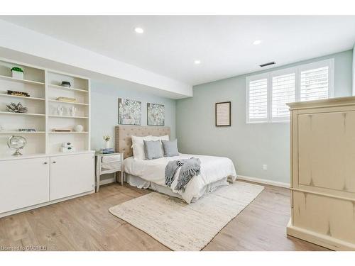 284 Lawson Street, Oakville, ON - Indoor Photo Showing Bedroom