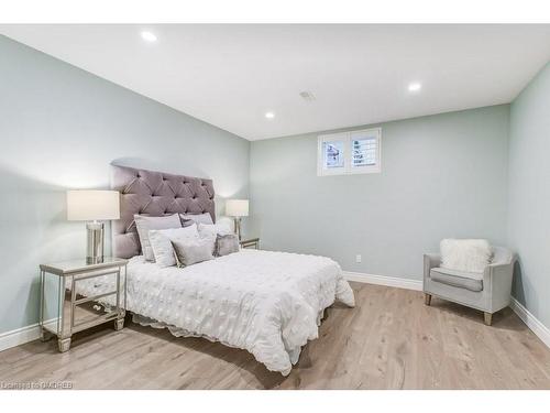 284 Lawson Street, Oakville, ON - Indoor Photo Showing Bedroom