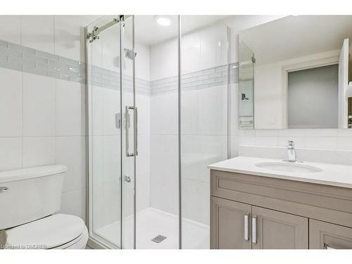 284 Lawson Street, Oakville, ON - Indoor Photo Showing Bathroom