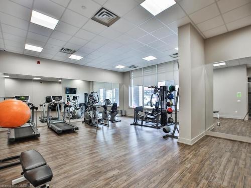 318-216 Oak Park Boulevard, Oakville, ON - Indoor Photo Showing Gym Room