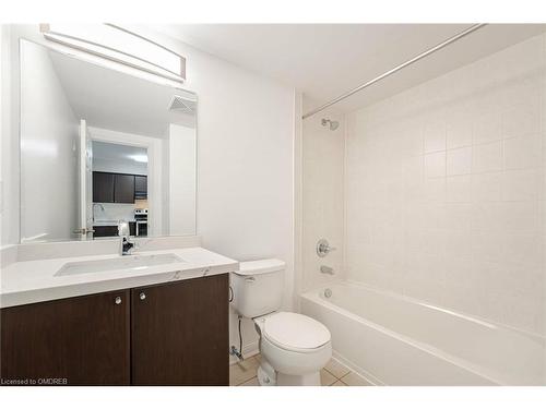 105-3070 Rotary Way, Burlington, ON - Indoor Photo Showing Bathroom