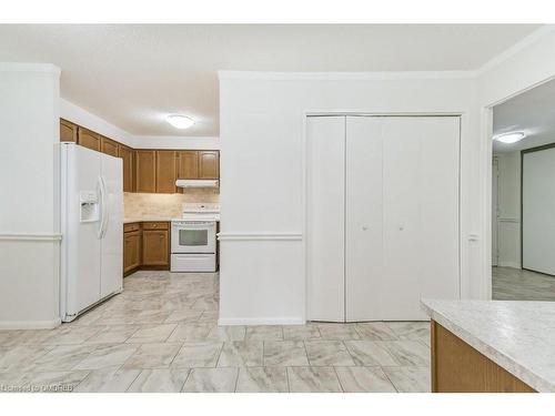 505-2175 Marine Drive, Oakville, ON - Indoor Photo Showing Kitchen