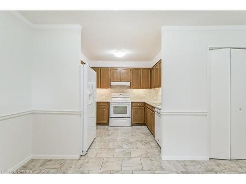 505-2175 Marine Drive, Oakville, ON - Indoor Photo Showing Kitchen