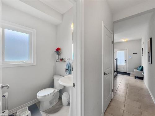 45 Sycamore St Street, Niagara Falls, ON - Indoor Photo Showing Bathroom