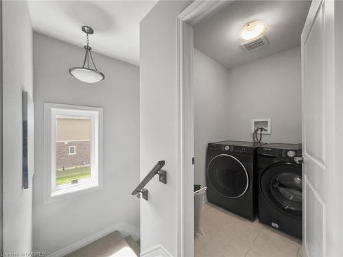 45 Sycamore St Street, Niagara Falls, ON - Indoor Photo Showing Laundry Room