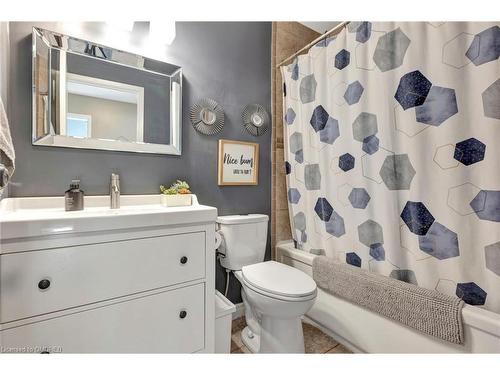 2324 Coldstream Drive, Burlington, ON - Indoor Photo Showing Bathroom