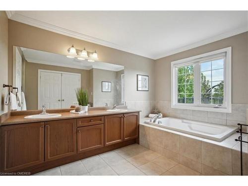 3352 Skipton Lane, Oakville, ON - Indoor Photo Showing Bathroom