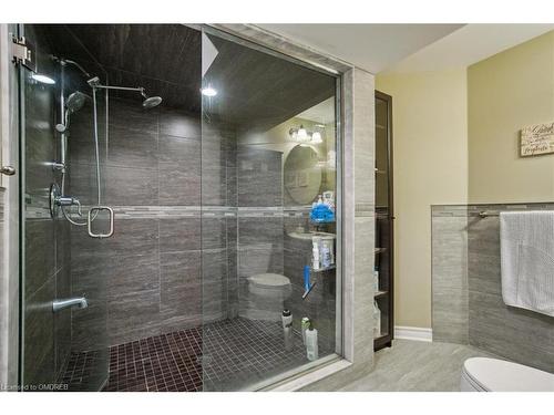 3352 Skipton Lane, Oakville, ON - Indoor Photo Showing Bathroom