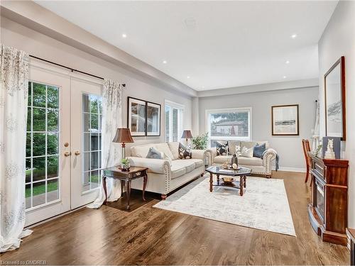 6-2229 Walker'S Line, Burlington, ON - Indoor Photo Showing Living Room