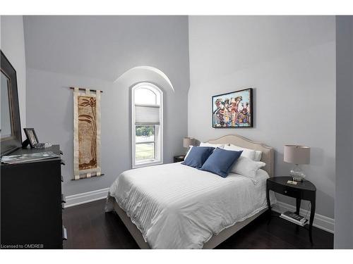 279 Rebecca Street, Oakville, ON - Indoor Photo Showing Bedroom