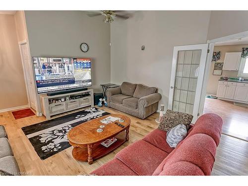 8790 9 Line, Georgetown, ON - Indoor Photo Showing Living Room