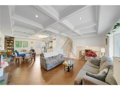 108 Maclean Place, Welland, ON - Indoor Photo Showing Living Room