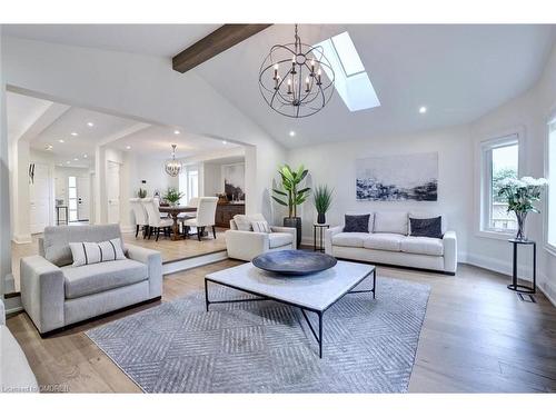 1085 Augustus Drive, Burlington, ON - Indoor Photo Showing Living Room