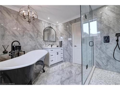 1085 Augustus Drive, Burlington, ON - Indoor Photo Showing Bathroom
