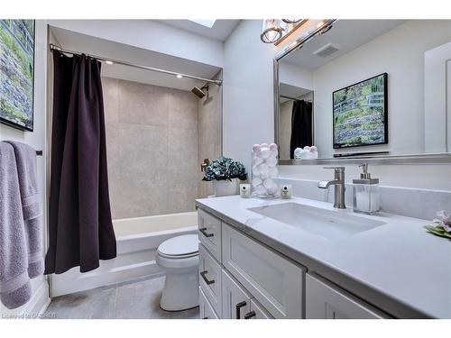 1085 Augustus Drive, Burlington, ON - Indoor Photo Showing Bathroom