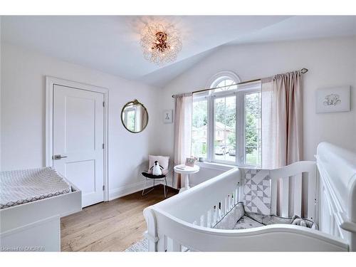 1085 Augustus Drive, Burlington, ON - Indoor Photo Showing Bedroom