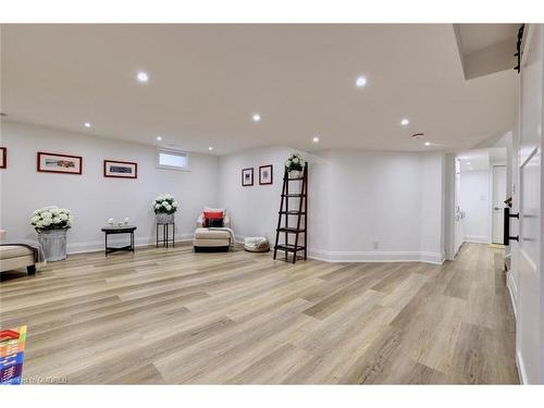 1085 Augustus Drive, Burlington, ON - Indoor Photo Showing Basement