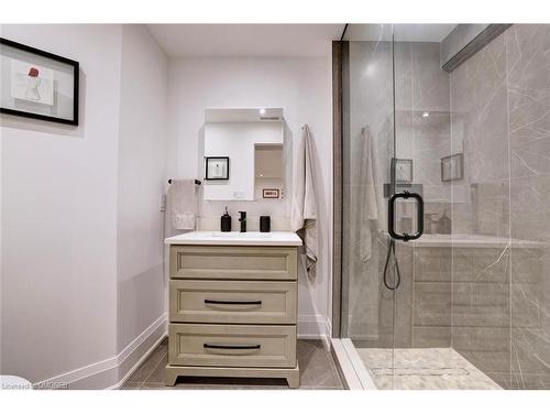 1085 Augustus Drive, Burlington, ON - Indoor Photo Showing Bathroom