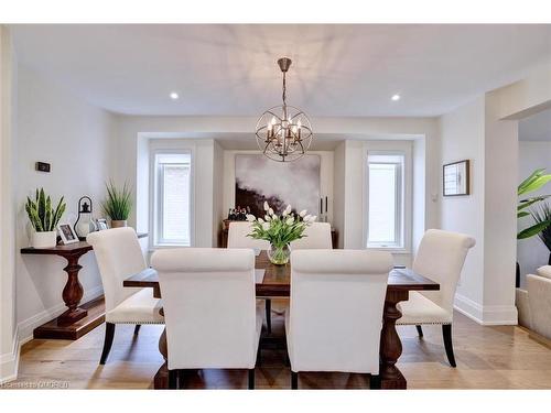 1085 Augustus Drive, Burlington, ON - Indoor Photo Showing Dining Room