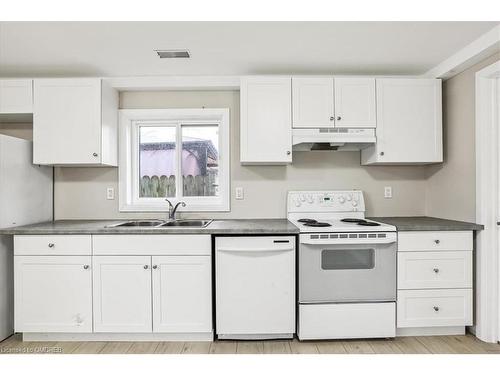 19 Bailey Street, St. Catharines, ON - Indoor Photo Showing Kitchen With Double Sink