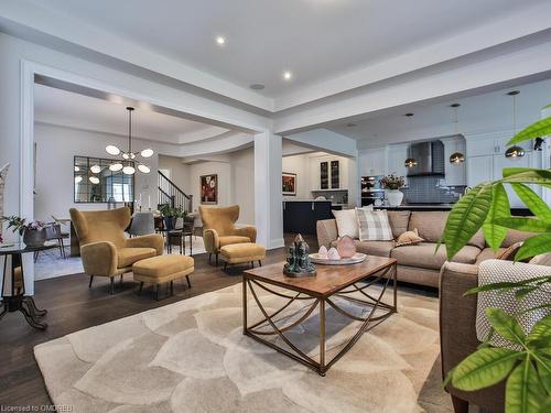 2302 Hyacinth Crescent, Oakville, ON - Indoor Photo Showing Living Room