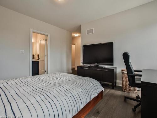 2302 Hyacinth Crescent, Oakville, ON - Indoor Photo Showing Bedroom