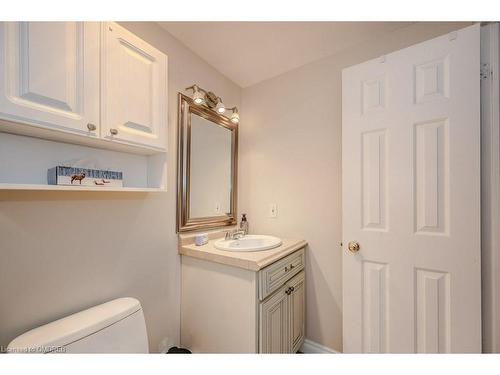 1388 Stonecutter Drive, Oakville, ON - Indoor Photo Showing Bathroom