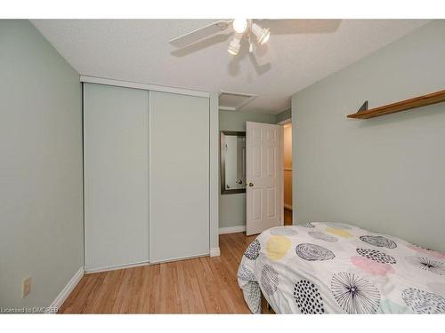 1388 Stonecutter Drive, Oakville, ON - Indoor Photo Showing Bedroom